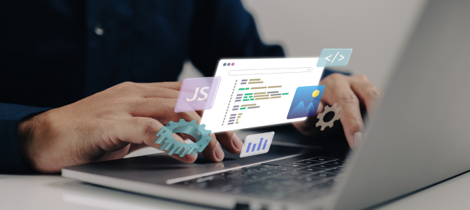 Manutenção de site desenvolvedor atualizando códigos e plugins em um notebook